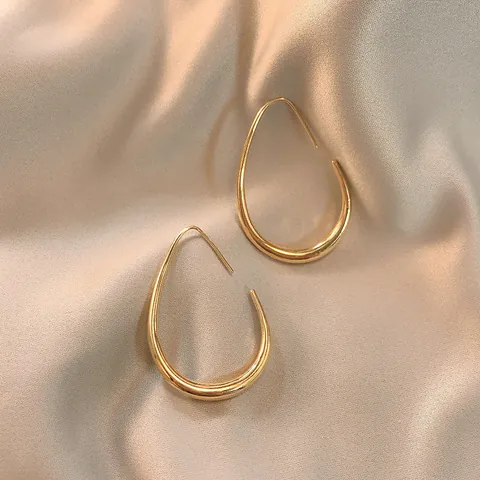 Minimalistische Goud Metalen Traan Hoepel Oorbellen Voor Dames Gepolijste Legering Grote Peervorm Mode Sieraden Accessoires