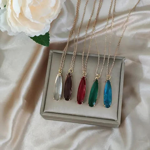 Collana con Pendente a Goccia d'Acqua in Rame Placcato Oro 16K Acciaio al Titanio Minimalista Elegante Cristallo Artificiale Sfaccettato Gioielli Donna