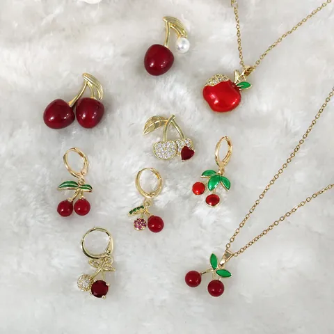 Set di Gioielli alla Moda Dolce Ciliegia Mela Fragola Frutta Placcato Oro Rame Smalto Zirconia Collana Pendente Orecchini Anello Aperto per Donna