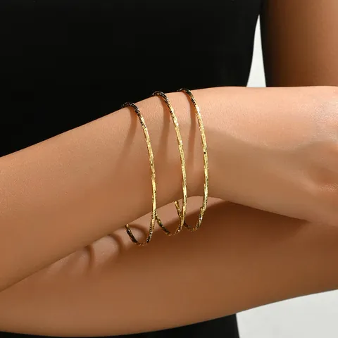 Bracciale Rigido in Lega Placcato Oro 18K Minimalista Fashion OL da Donna Geometrico Sfaccettato Gioielli Multistrato