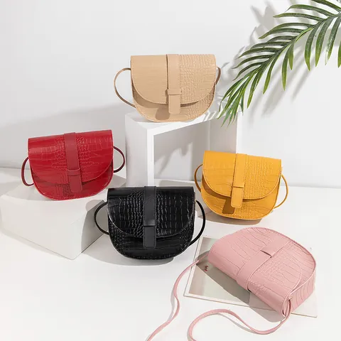 Damen Umhängetasche Satteltasche PU Leder Krokodilmuster Kleine Halbrunde Schultertasche Magnetverschluss Elegant