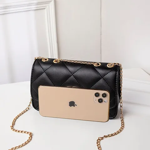 Women's Retro PU Leather Quilted Shoulder Bag With Large Diamond Grid And Gold Interlocking Double Ring Lock Chain Bag