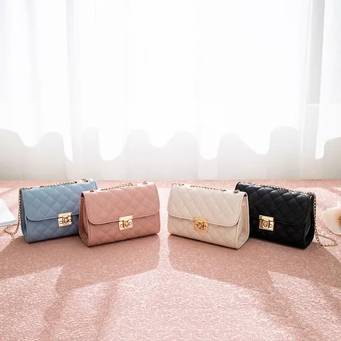 Women Quilted Chain Shoulder Bag PU Leather Elegant Small Square Crossbody Bag Gold Metal Lock Fashion Handbag Daily Party
