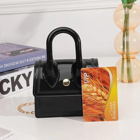 Mini Sac à Main en Gelée de PVC pour Femmes Avec Bandoulière en Chaîne Dorée Petit Sac à Bandoulière Carré à la Mode