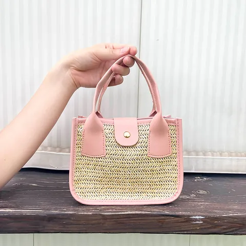 Casual Straw Woven Patchwork Handbag With Gold Chain Strap PU Leather Small Square Crossbody Bag Vacation Beach Phone Purse