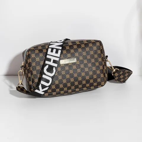 Sac Caméra Monogramme Vintage pour Femmes en Cuir PU Sac Bandoulière Avec Large Sangle Imprimée Lettres Matériel Doré Petit Sac Carré