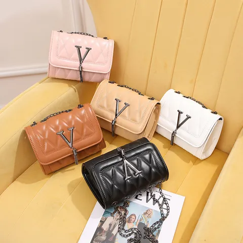 Sac Bandoulière Matelassé pour Femme Avec Chaîne Gland Logo V Détail Sac À Épaule Carré Mode Sac À Main Similicuir