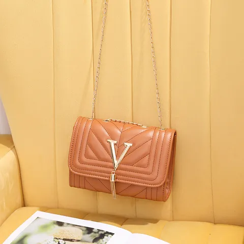 Women Quilted Crossbody Bag With Metal V Logo And Tassel Charm PU Leather Chain Strap Small Square Shoulder Bag For Daily