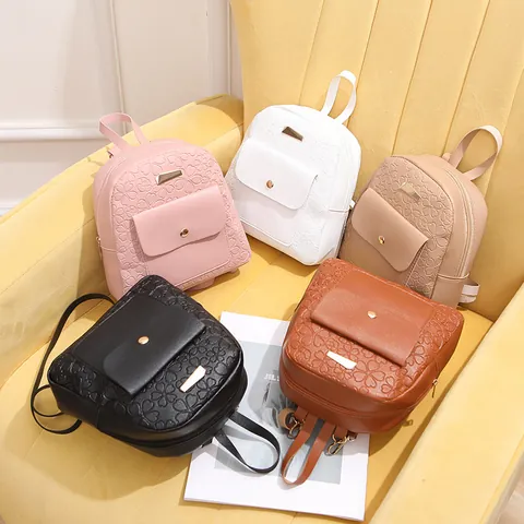 Mini Mochila de Moda de Cuero PU con Relieve de Flores y Corazón para Mujer Estilo Dulce Bolso Escolar con Bolsillo Frontal Dorado