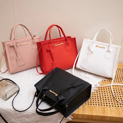 Borsa a Mano da Donna in Pelle PU con Motivo Litchi Piccola con Logo in Metallo Oro Borsa a Tracolla Casual Moda per Donna
