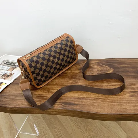 Damen Retro PU Leder Karomuster Umhängetasche Zylinderform Breiter Riemen Schultertasche Mode Zylindertasche Für Den Alltag