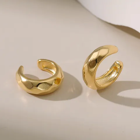 Manchette d'Oreille en C en Cuivre Plaqué Or Avec Texture Martelée Boucle d'Oreille Géométrique Non Percée Pour Femme