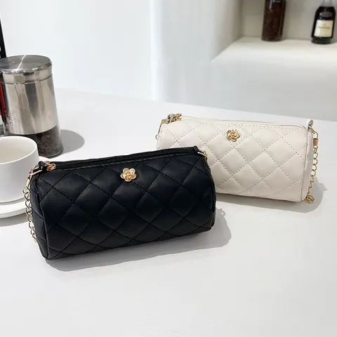 Women Quilted Cylinder Crossbody Bag With Flower Decor Chain Strap Small PU Leather Shoulder Bag For Daily Fashion
