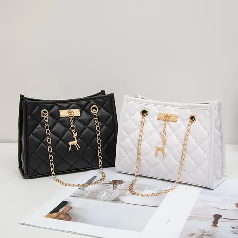 Women's Quilted Chain Shoulder Bag With Deer Charm PU Leather Small Square Crossbody Bag For Daily Travel Fashion Party