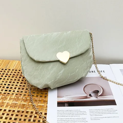 Sacoche Selle Femme en Cuir PU Texture Froissée Boucle en Cœur Or Chaîne en Métal Mini Sac Bandoulière Quotidien