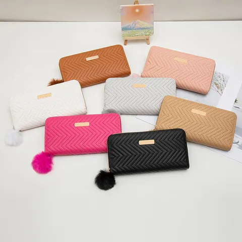 Portefeuille Long à Fermeture Éclair pour Femmes en Cuir PU Motif Chevron à Surpiqûres en V Pochette Avec Charme Pompon Dragonne