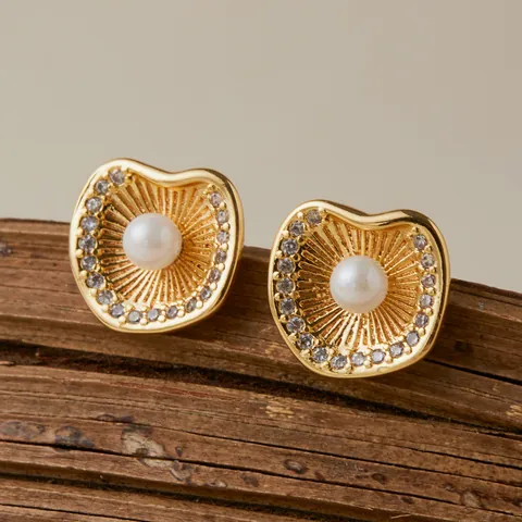 Boucles d'Oreilles Clous en Cuivre Plaqué Or 18K Vintage Avec Künstliche Perle de Synthèse Zircon Forme d'Éventail Bijoux Femme