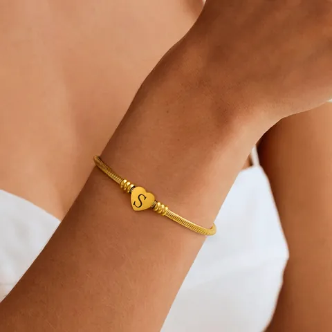 Women Fashion Stainless Steel Gold Plated Twisted Cable Bangle With Heart Initial Charm Letter Bracelet For Jewelry Gift