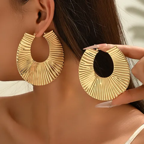 Retro U-Shaped Zinc Alloy Hoop Earrings With Stainless Steel Earring Post Large Radial Pleated Gold Statement Jewelry