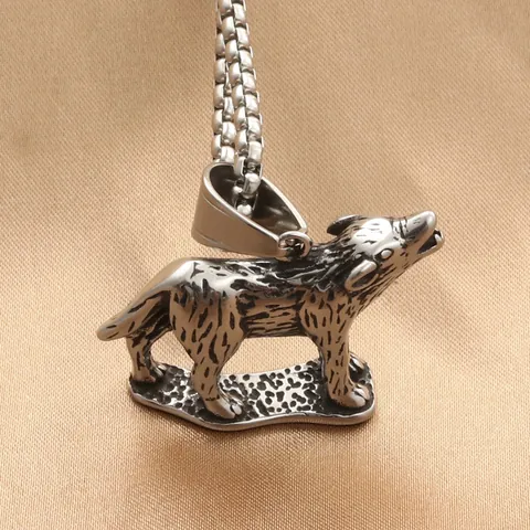 Collier Pendentif Loup en Acier Inoxydable Vintage Punk Pour Hommes Bijoux Charme Animal Loup Hurlant Rétro Couleur Argent Gothique