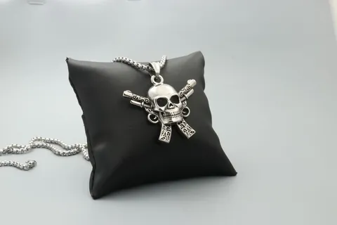 Punk Rock Skull Crossed Pistols Pendant Necklace For Men Vintage Gothic Titanium Steel Jewelry Retro Heavy Metal Biker Charm Necklace