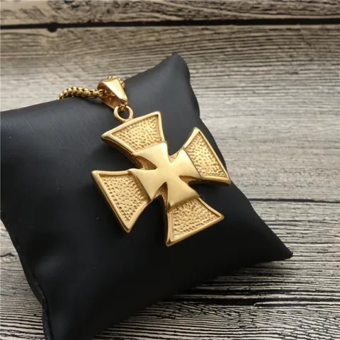 Vintage Gold Titanium Steel Maltese Cross Pendant Necklace Hammered Iron Cross Box Chain Jewelry For Unisex Gift