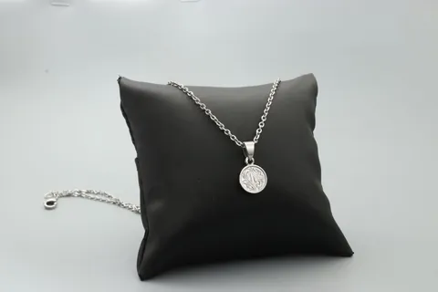 Vintage Titanium Steel Round Pendant Necklace With Plant Relief Floral Design Gold Silver Metallic Charm Gift For Men Women