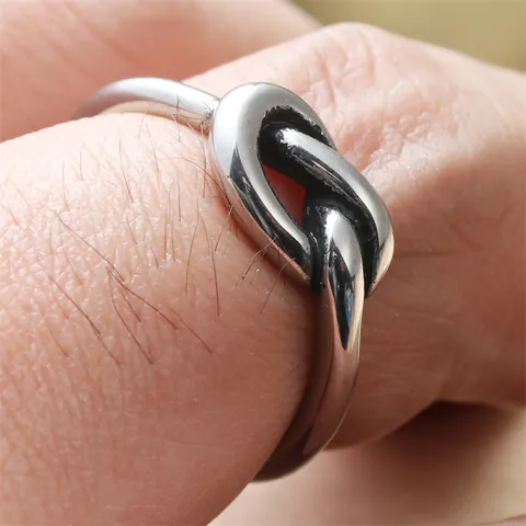 Vintage Stainless Steel Knot Ring For Men Women Personalized Punk Braided Knot Band Ring Gold Silver Black Rose Gold Jewelry