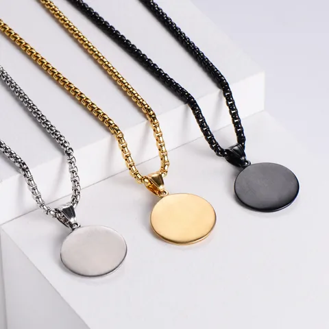 Retro Stainless Steel Queen Elizabeth II Coin Pendant Necklace Gold Silver Black Embossed Round Medallion Box Chain Jewelry