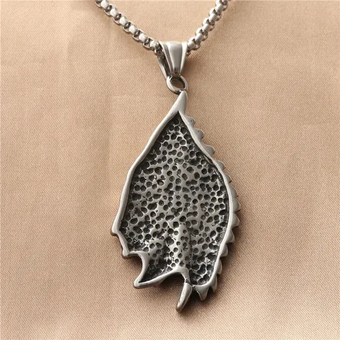 Vintage Stainless Steel Indian Chief Head Pendant Necklace For Men Retro Punk Feather Headdress Portrait Pendant Hip Hop Jewelry