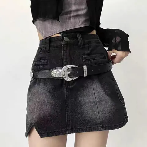 Vintage Western Style Black PU Leather Wide Belt For Women Punk Y2K Carved Metal Buckle Conchos Decorative Waistband For Skirts