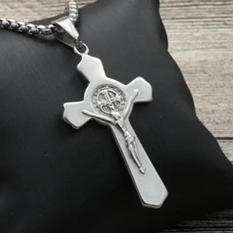 Collar De Colgante De Cruz De Crucifijo De Jesús De Acero Inoxidable Con Medalla De San Benito Joyas Punk Religiosas Vintage Para Hombres Plata