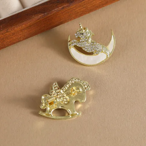Exquisite Gold Zinc Alloy Rhinestone Brooch Pin Cute Rocking Horse Unicorn Moon Animal Brooch For Women Sweater Accessories Gift