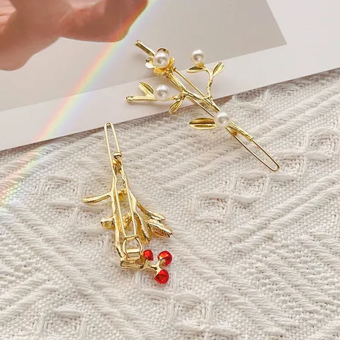 Koreanischer Stil Legierung Blume Kirsche Haarklammer Mit Kunstperle Dekorativ Seitenclip Süß Floral Haarschmuck Für Damen