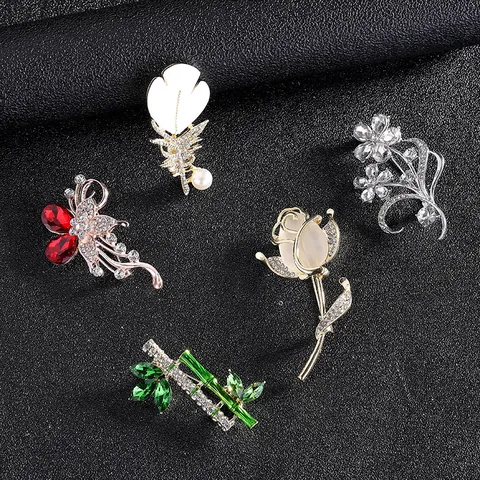 Elegant Zirconia Rhinestone Brooch Pin For Women Fashion Alloy Artificial Pearl Flower Feather Bamboo Butterfly Suit Accessories Jewelry Gift
