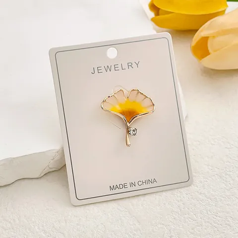 Exquisite Enamel Ginkgo Leaf Brooch Alloy Zirconia Leaf Lapel Pin For Women Elegant Botanical Jewelry Gift Clothes Accessory