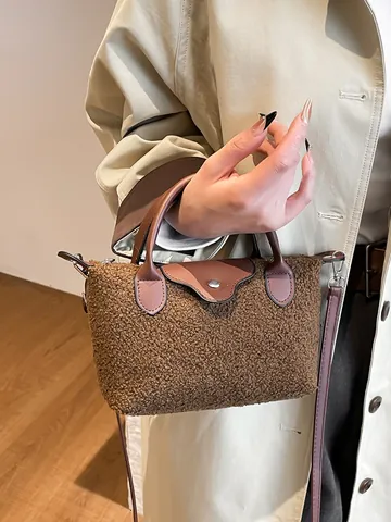 Damen Minimalistische Plüsch Teigtaschentasche Mode Fleece Handtasche Kunstleder Kontrastfarbe Umhängetasche Pendler Crossbody Tasche