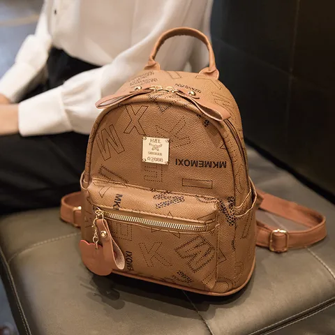 Damen Mode Mini Rucksack Kunstleder Buchstaben Druck Casual Reisetasche Mit Metallplatte Dekoration Und Bären Anhänger