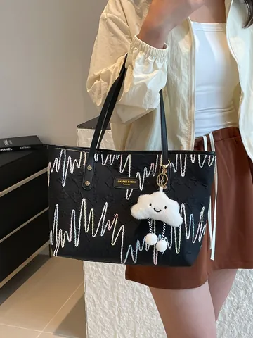 Damen Mode Bestickte Tragetasche Große Kapazität Gesteppte Schultertasche Mit Wolke Plüsch Anhänger Lässige Pendler Handtasche