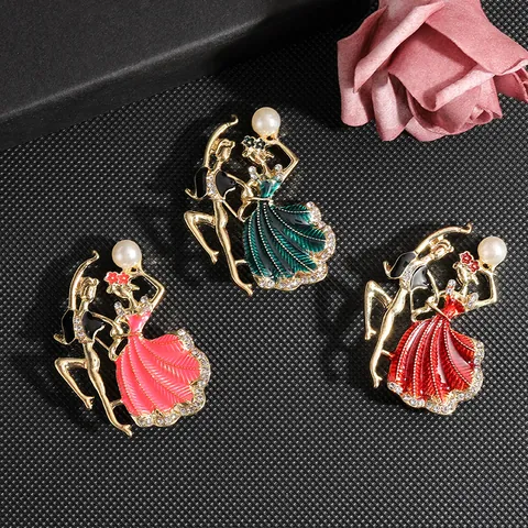 Elegant Dancing Couple Brooch Alloy Enamel Rhinestone Artificial Pearl Pin Fashion Ballroom Dancer Corsage For Women Banquet Jewelry Gift