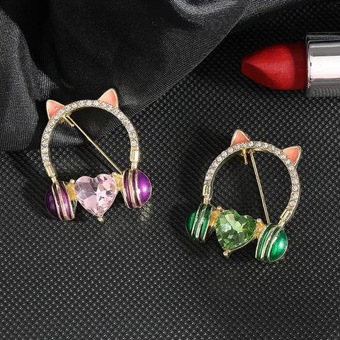 Creative Cat Ear Headphone Brooch With Heart Crystal Rhinestone Inlaid Alloy Enameled Pin Fashion Jewelry Gift For Women
