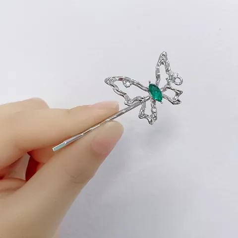 Vintage Minimalistische Holle Metalen Vlinder Haarklem Met Groene Marquise Edelstein Verzilverde Zinklegering Haarpeld Voor Vrouwen Sieraden