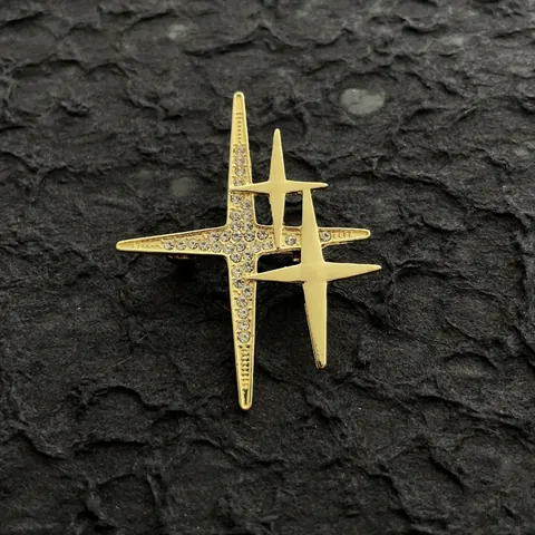 Fashion Zinc Alloy Star Brooch Pin With White Rhinestones Simple Four Pointed Star Suit Apparel Corsage Jewelry For Women
