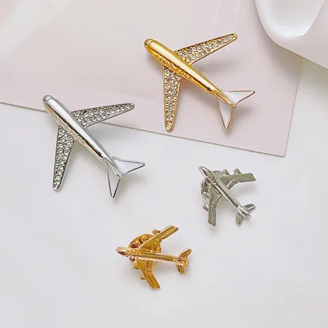 Squisita Spilla a Forma di Aereo in Lega con Strass e Smalto Spilla da Aereo Accessorio Moda per Abito e Maglione Regalo Gioielli