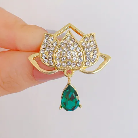 Elegant Lotus Flower Brooch Pin For Women Vintage Chinese Style Zinc Alloy Rhinestone Pin With Waterdrop Crystal Pendant Jewelry