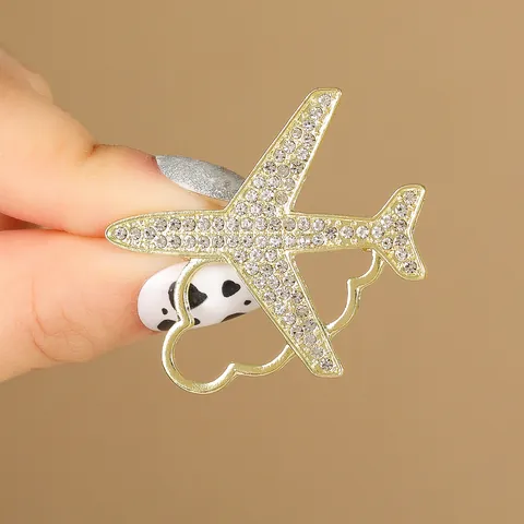 Minimalist Rhinestone Airplane Brooch With Cloud Heart Zinc Alloy Gold Silver Small Jewelry For Women Suit Dress Accessory