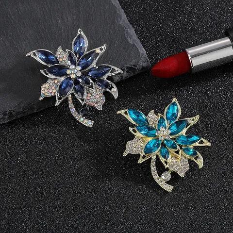 Vintage Crystal Flower Brooch For Women Zinc Alloy Rhinestone Floral Pin Elegant Dress Accessories For Wedding Banquet