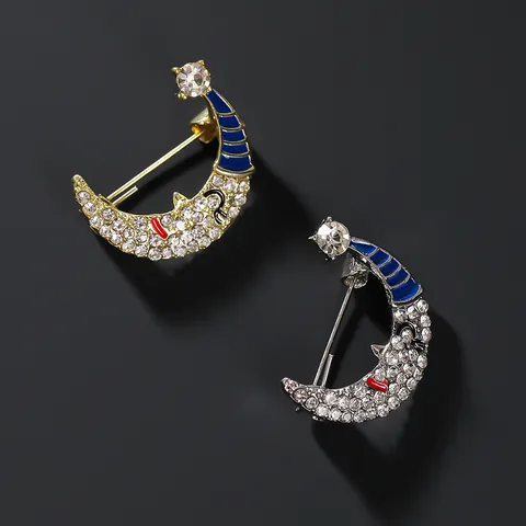 Cartoon Smiling Moon Brooch Rhinestone Enamel Pin For Women Fashion Alloy Anti-Exposure Clothing Accessories Jewelry Gift
