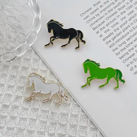 Fashion Creative Zinc Alloy Enamel Horse Brooch Animal Running Horse Badge Pin For Women Men Students Clothing Decoration