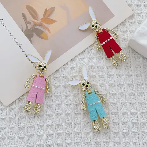 Exquisito Broche de Conejo de Dibujos Animados con Diamantes de Imitación para Mujer Lindo Alfiler de Animal con Perla de Imitación Esmalte Joyería de Aleación de Zinc para Decoración de Bolsos Ropa